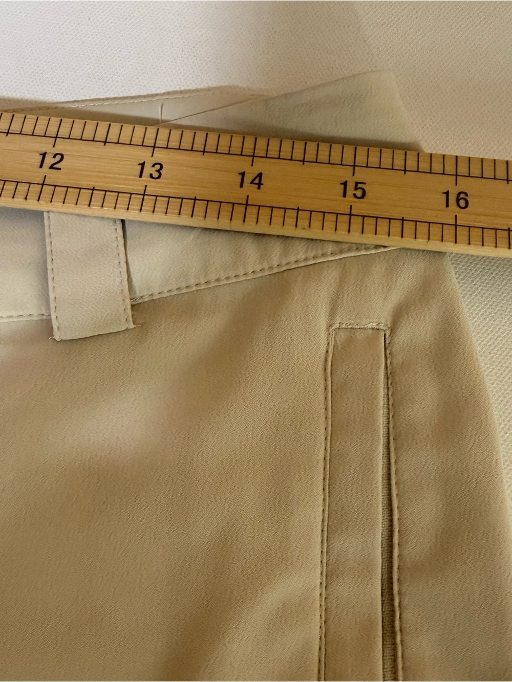 Nike Golf Khaki Bermuda Shorts Size 4 Dri-FIT Stretch Cargo Pockets Classic - Picture 7 of 9